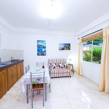 הוילה Anse Boileau Chez Julie מראה חיצוני תמונה